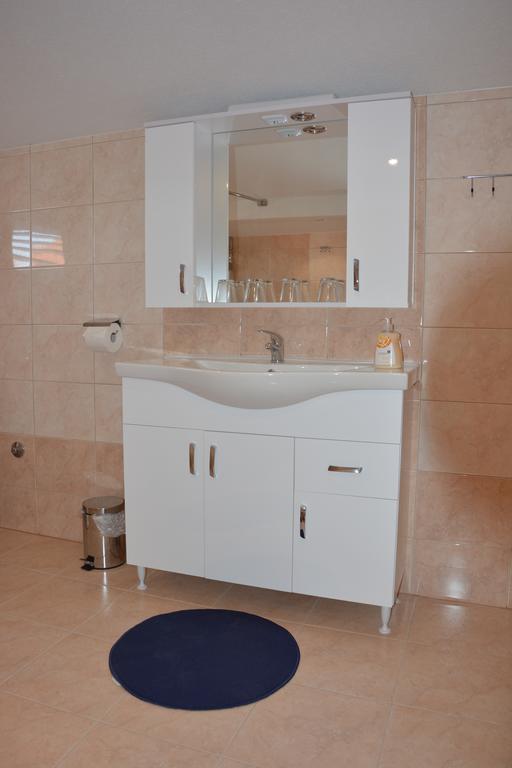 Apartments Petar&Anka Biograd Na Moru Ruang foto