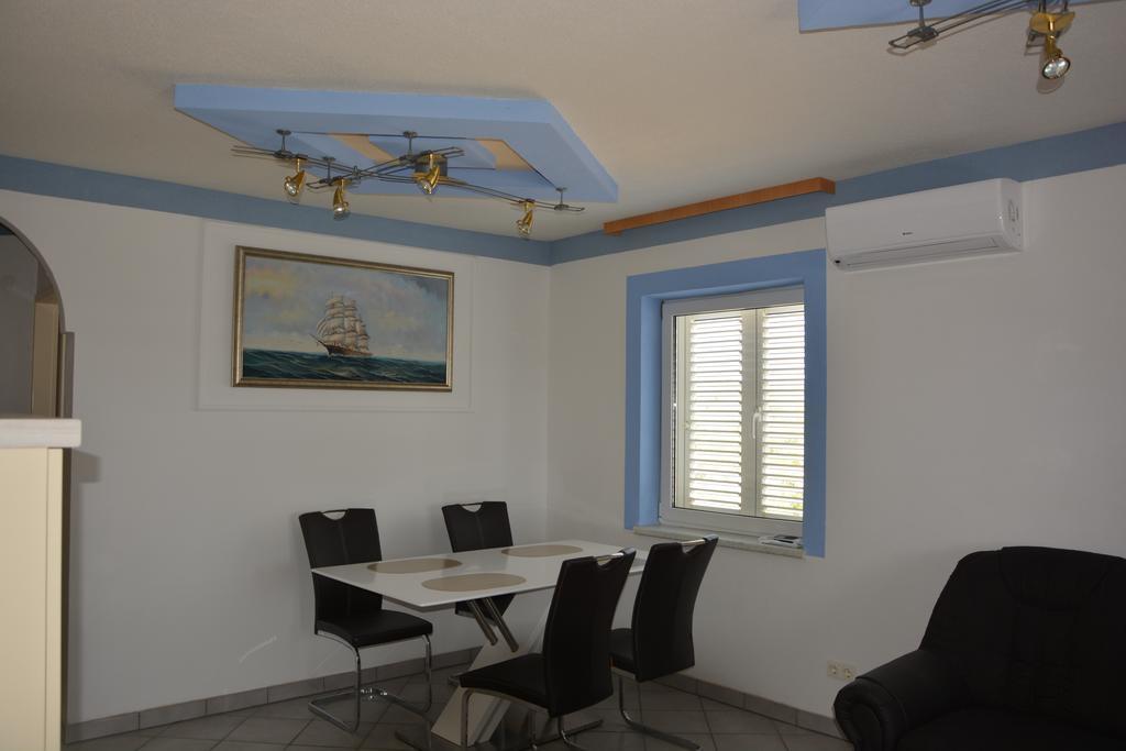 Apartments Petar&Anka Biograd Na Moru Bagian luar foto